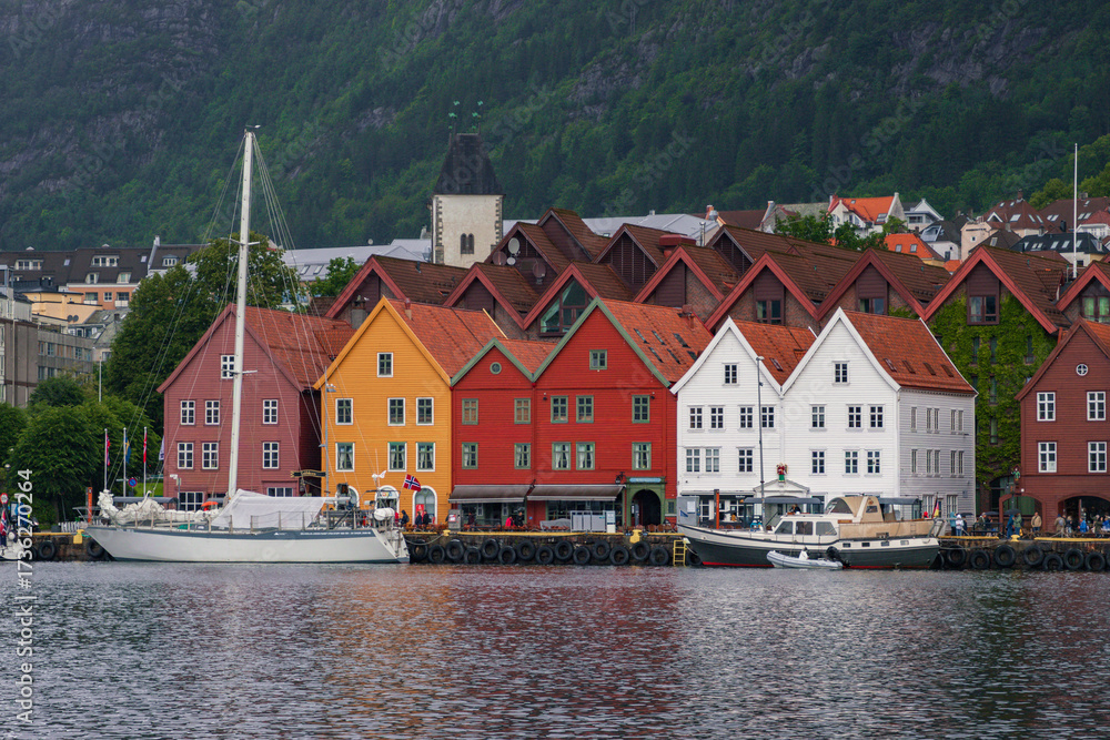 Fototapeta premium Beautiful colourful houses next to the harbour in Bergen (Norway)