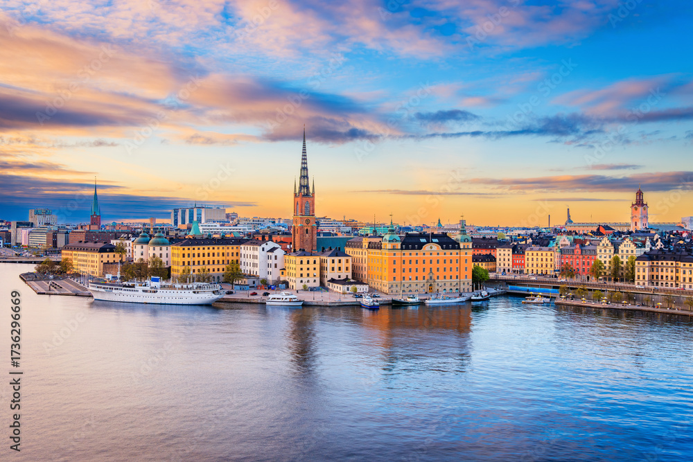 Obraz premium Stockholm, Sweden. Sunset view of Gamla Stan from Sodermalm island, Scandinavia.
