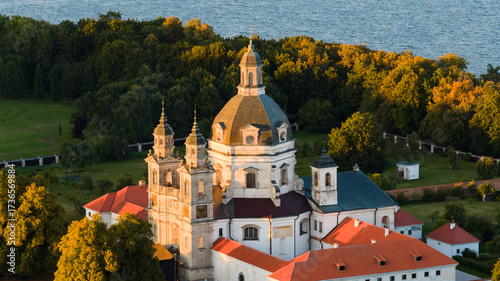 Fotografie Pazaislis monastery and Kauno marios