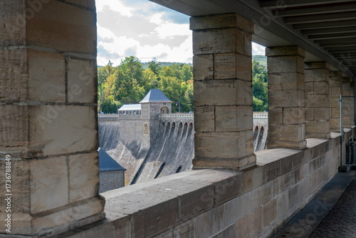 Staumauer an der Edertalsperre bei Waldeck
