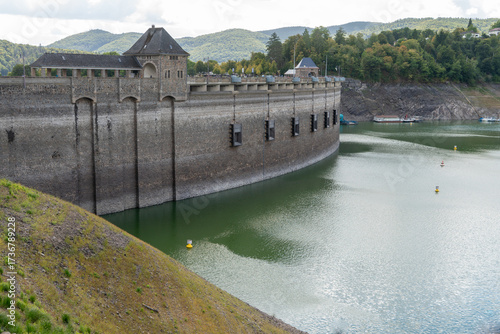 Staumauer an der Edertalsperre bei Waldeck