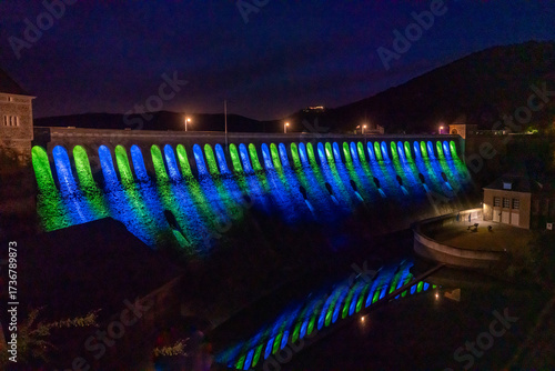 Illumination der Staumauer am Edersee