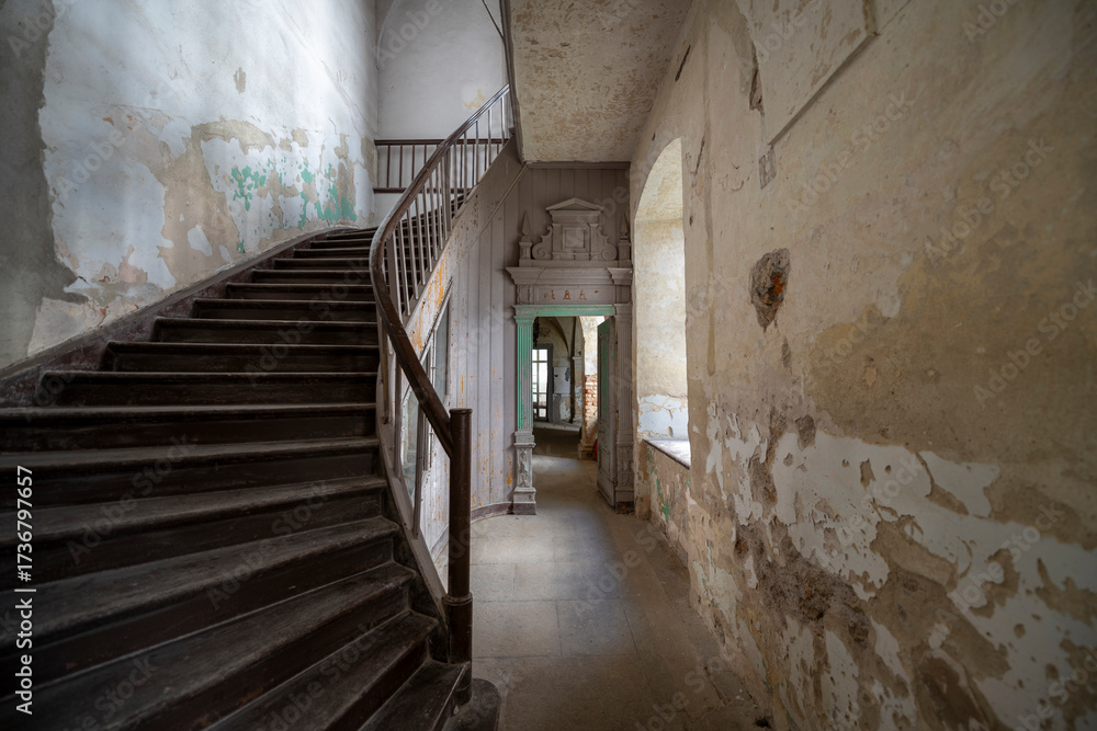 Fototapeta premium Abandoned Mansion Luxury Palace Castle Interior with Vintage Architecture and Decay