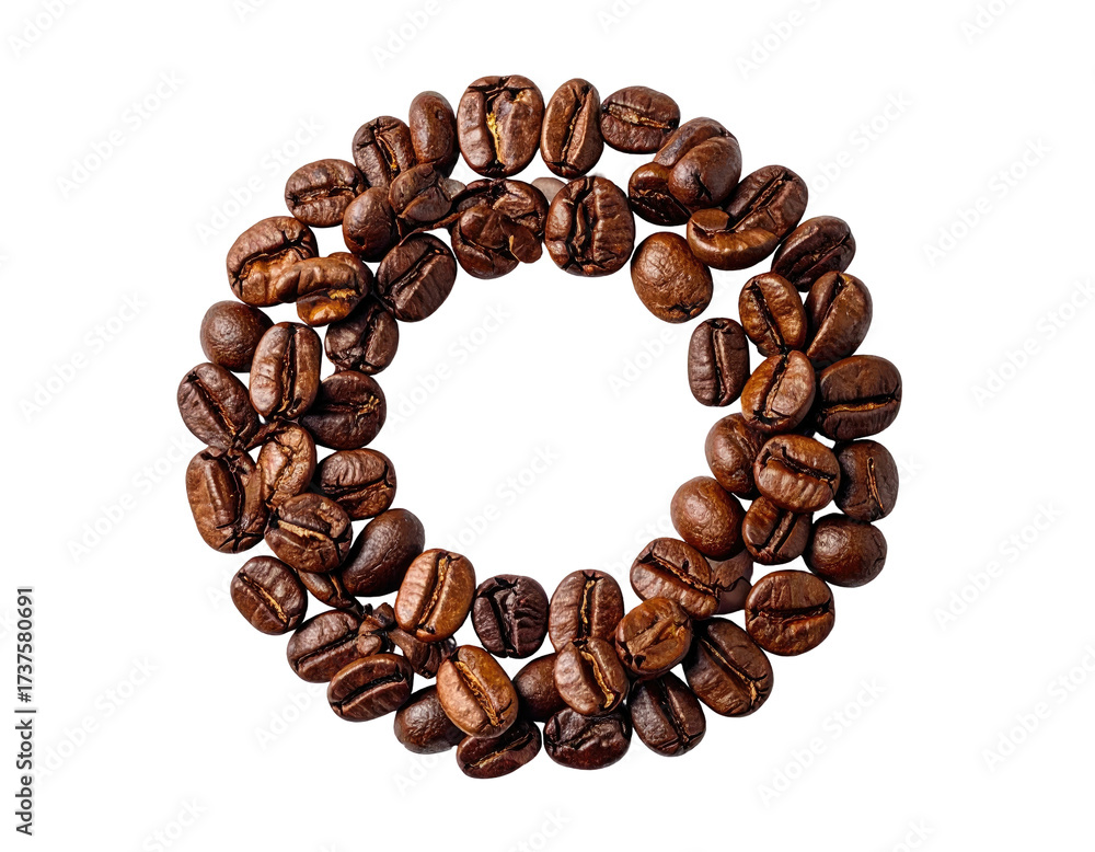 Obraz premium Roasted coffee beans arranged in a circular shape, isolated on black