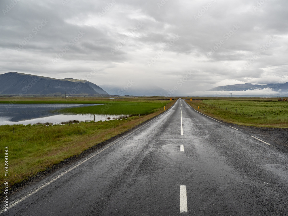Fototapeta premium Highway in landscapes of Iceland 