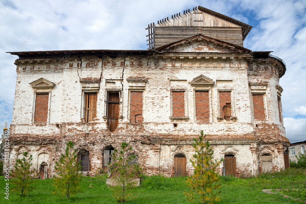 Fototapeta premium Ruins of the old Church of the Savior on the Resurrection. Verkhoturye, Sverdlovsk region. Russia
