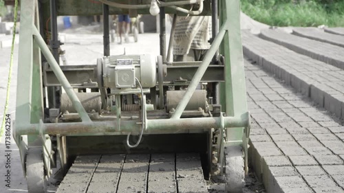 Efficient Concrete Paving Machine - Unleash the Power of Precision