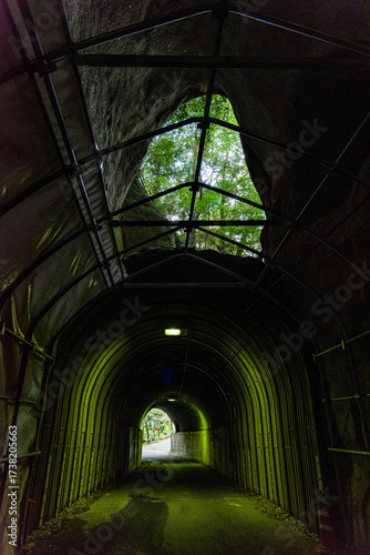 千葉県大多喜町 二階建てトンネル「向山トンネルと共栄トンネル」