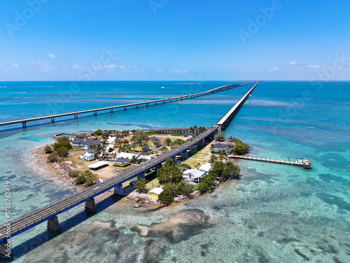 Obraz na płótnie Aerial view of historic Pigeon Key along the old seven mile bridge next to the new seven mile bridge in Monroe County, Florida