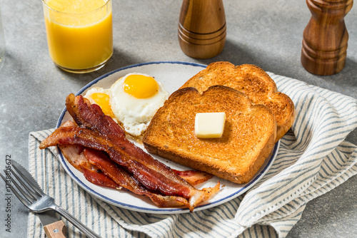 Healthy American Bacon Egg and Toast Breakfast
