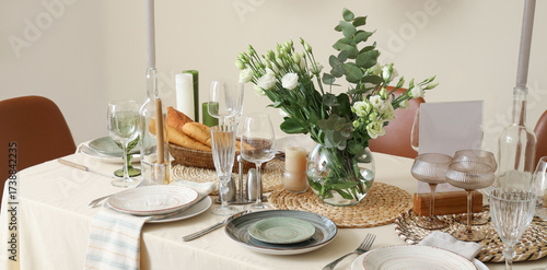Beautiful table setting wit...