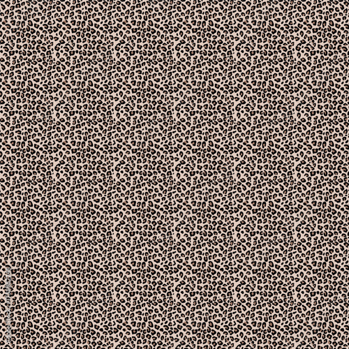 Seamless Classic Leopard Print Pattern – Animal Fur Texture in Beige and Black