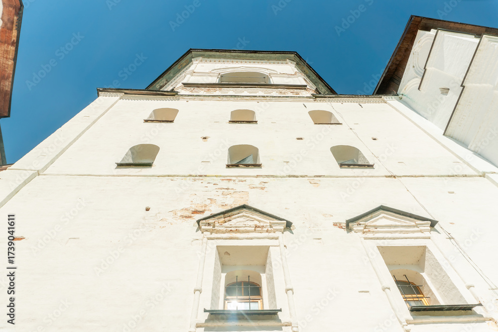 Obraz premium The bell tower of the Kirillo-Belozersky Monastery (Russia)