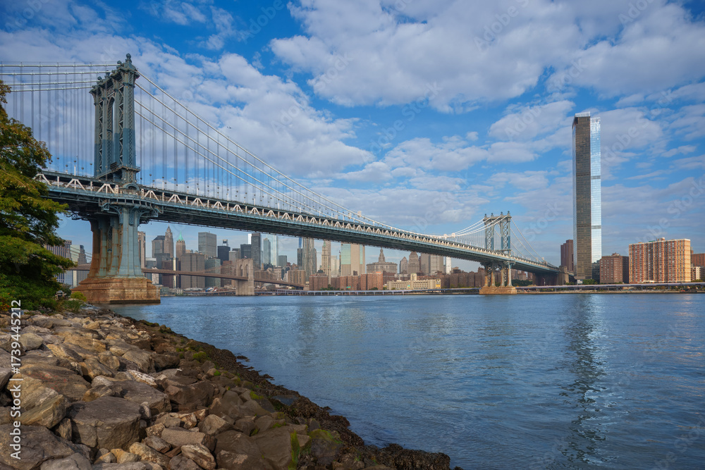 Fototapeta premium Manhattan Bridge between Manhattan and Brooklyn during sunset, NewYork city, New York, United States of America, USA, 4k, wallpaper desktop
