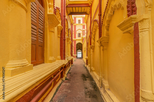 Quadro su tela Darbhanga House in Patna, located by the Ganga, was once the royal residence of the Darbhanga kings