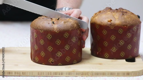 The most traditional Italian artisanal panettone made with natural fermentation.