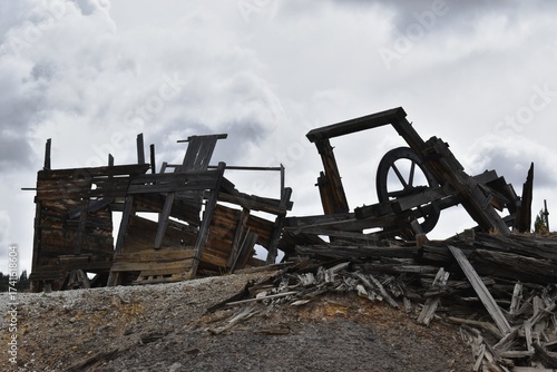 Wooden mine structure
