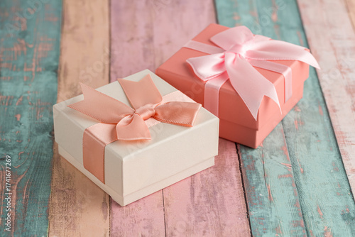 Wallpaper Mural Gift boxes Torontodigital.ca