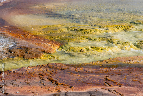 Tableau sur toile Excelsior Geyser Crater, Midway Geyser Basin Trail