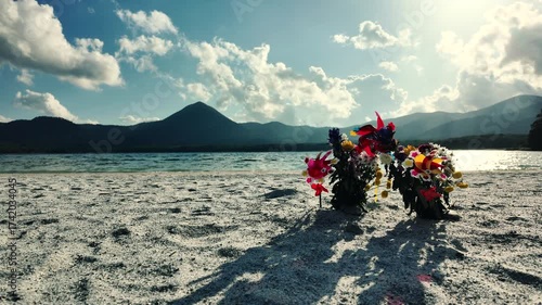 秋の宇曾利山湖の風景　恐山極楽浜