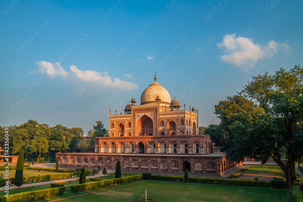 Fototapeta premium drone shot of humayuns tomb in delhi, india