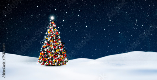 Weihnachtsmotiv mit Schneelandschaft und leuchtenden Sternen im Nachthimmel