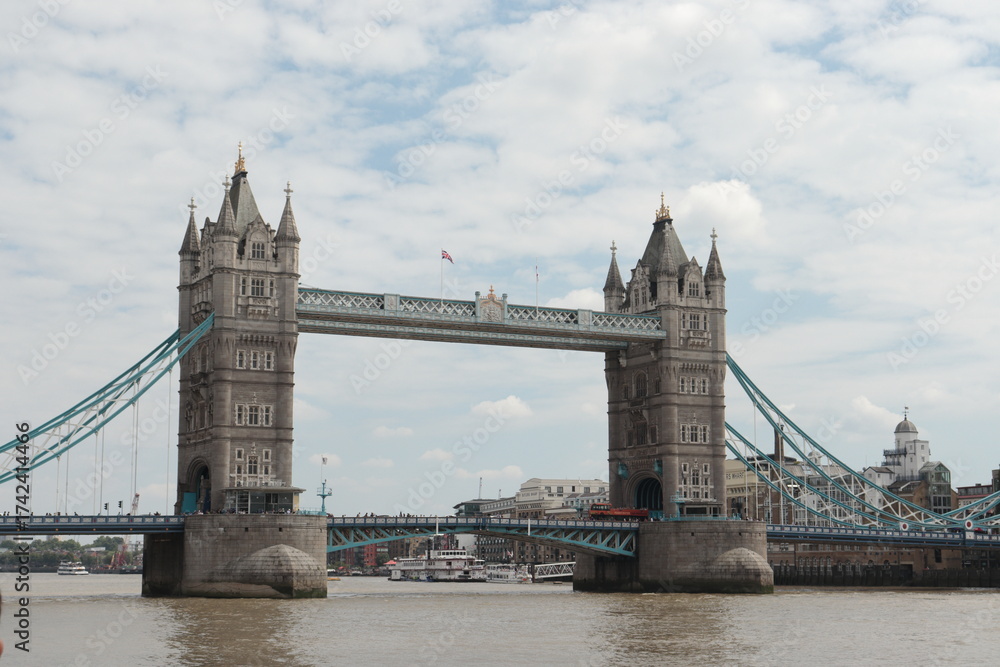 Obraz premium テムズ川のタワー・ブリッジ ロンドンの橋 橋 イギリス イギリスの橋