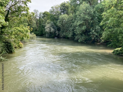 Flusslandschaft 1742568047