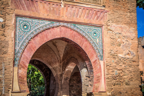 Quadro su tela Wine Gate in the Alhambra complex, Granada, Andalusia, Spain, a UNESCO World Her