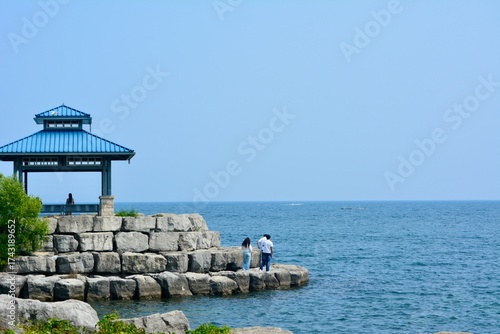Canvas Print Lakeside Kiosk