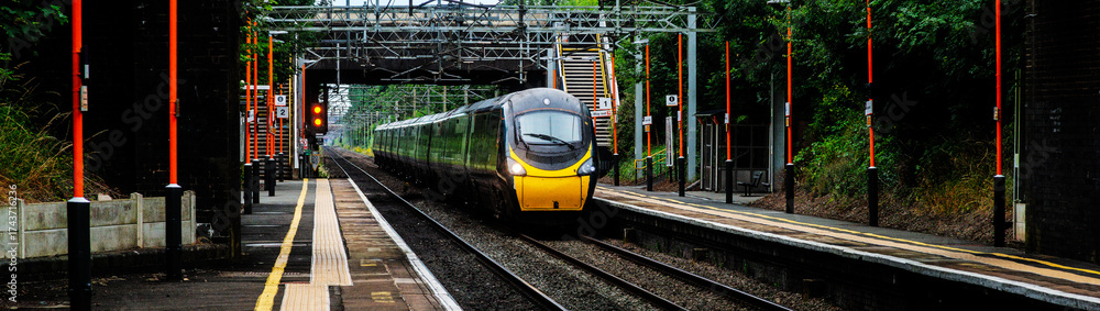 Naklejka premium high speed express train pendalino avanti west coast england uk