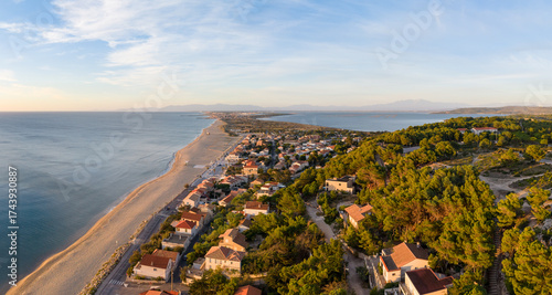 Leucate plage et la falaise de La Franqui