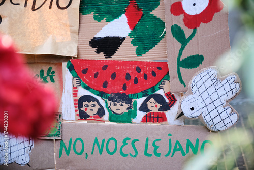Drawings and messages in support of Palestine in Buenos Aires, Argentina
