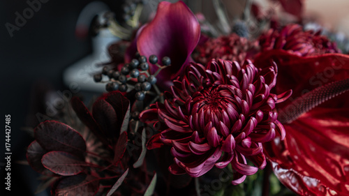 Slika na platnu Autumn atmospheric flower arrangement