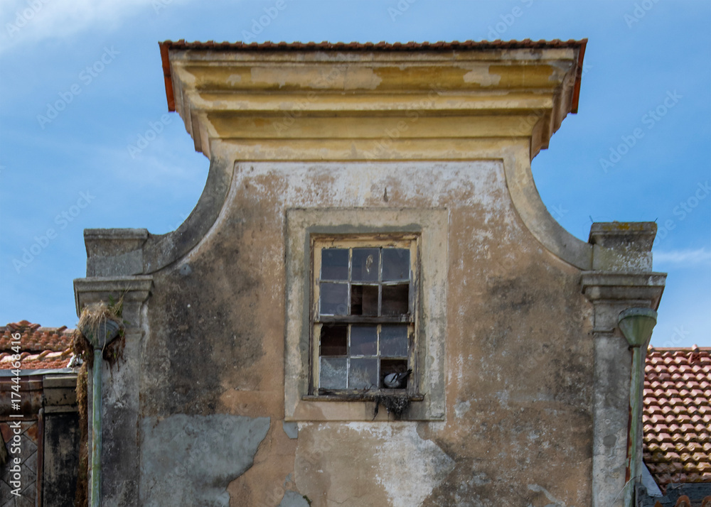 Obraz premium Old building facade with tiles, aveiro, portugal