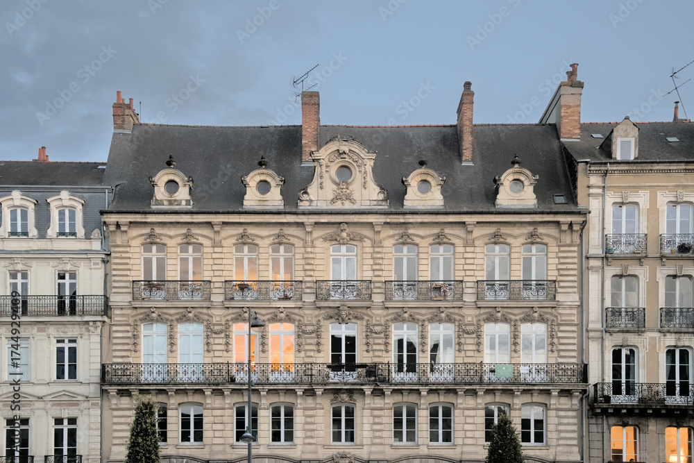 Obraz premium Detail of a second empire building in the city of Rennes, France 