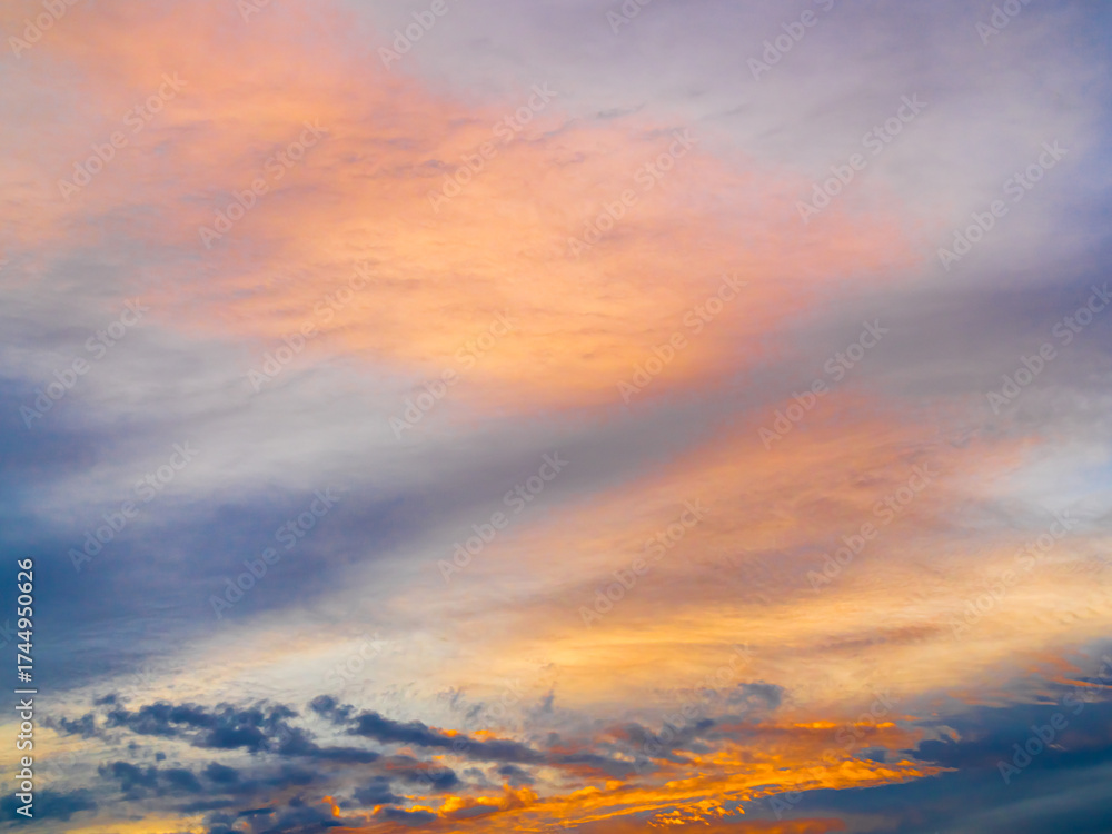 Obraz premium Sky sunset evening sunrise cloud weather dramatic landscape goldent and indigo color gradient pastel horizon, twilight yellow golden reflection morning nature environment energy ecosystem change