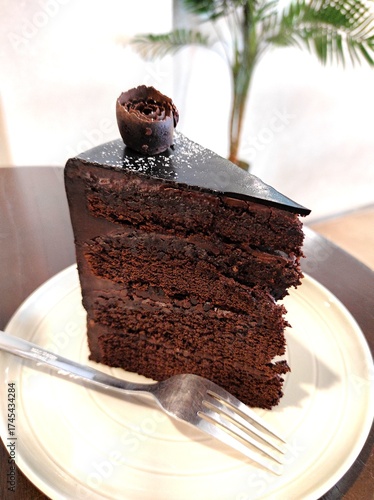 Dark chocolate layers cake 