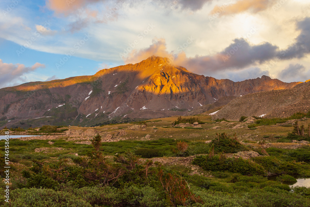 Fototapeta premium Mount Harvard Sunset