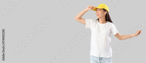 Young Asian woman in t-shir...