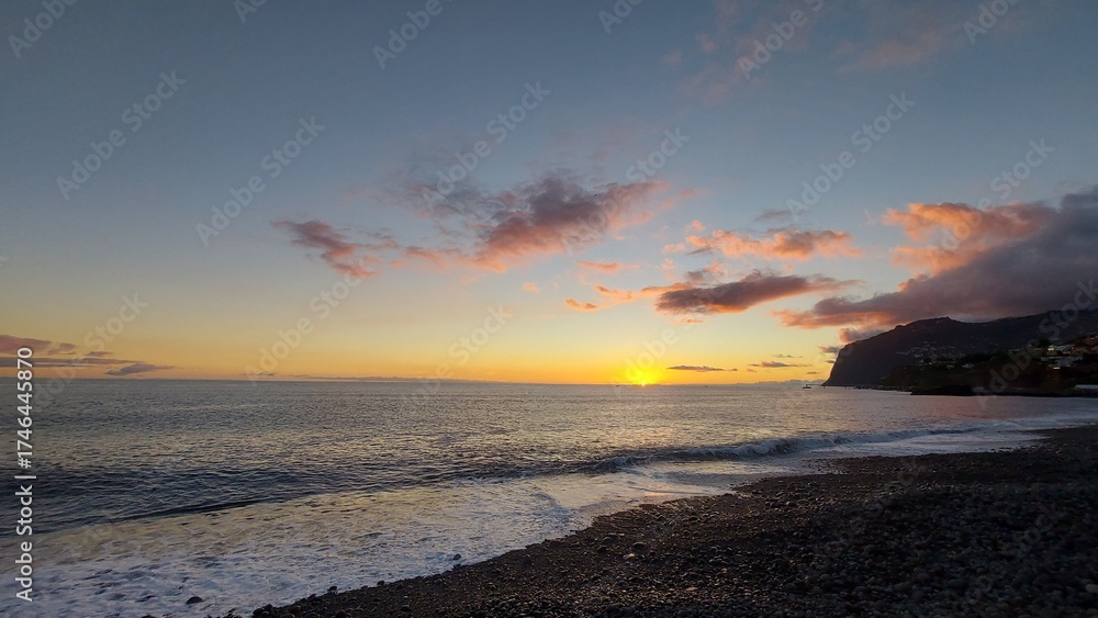 Fototapeta premium ocean, sea, waves, blue, rocl, day, beach, coast, coastline, island, madeira island, peace, travel, tourism, detsination, portugal, europe, nature, landscape, sun, sunset, clouds, cliff, mountain