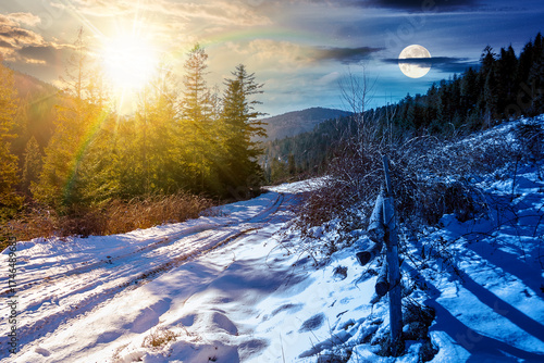 Fotografía winter solstice in mountainous countryside