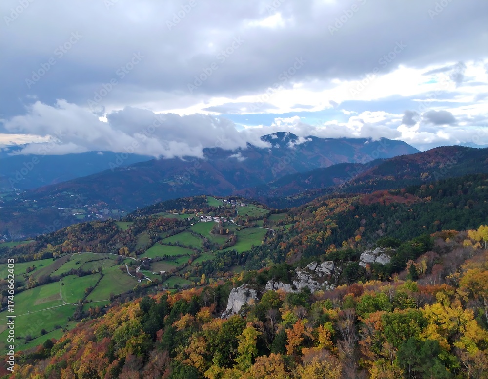 Naklejka premium Autumn mountain valley vista