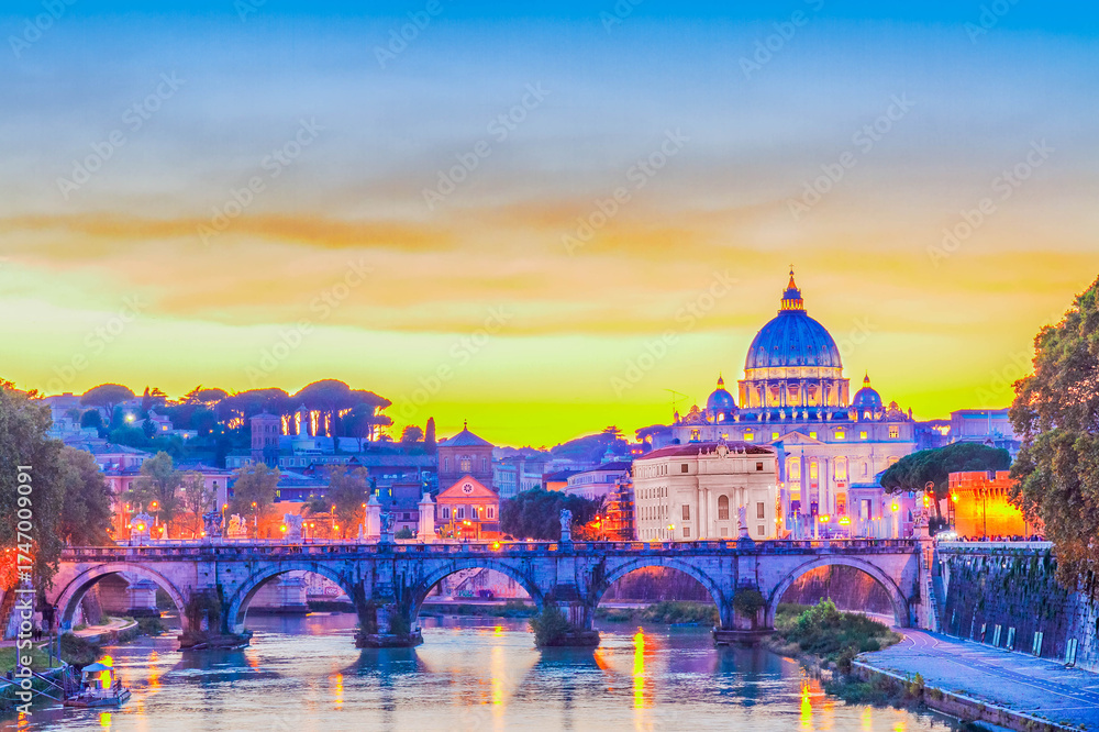 Fototapeta premium St. Peter's cathedral over bridge
