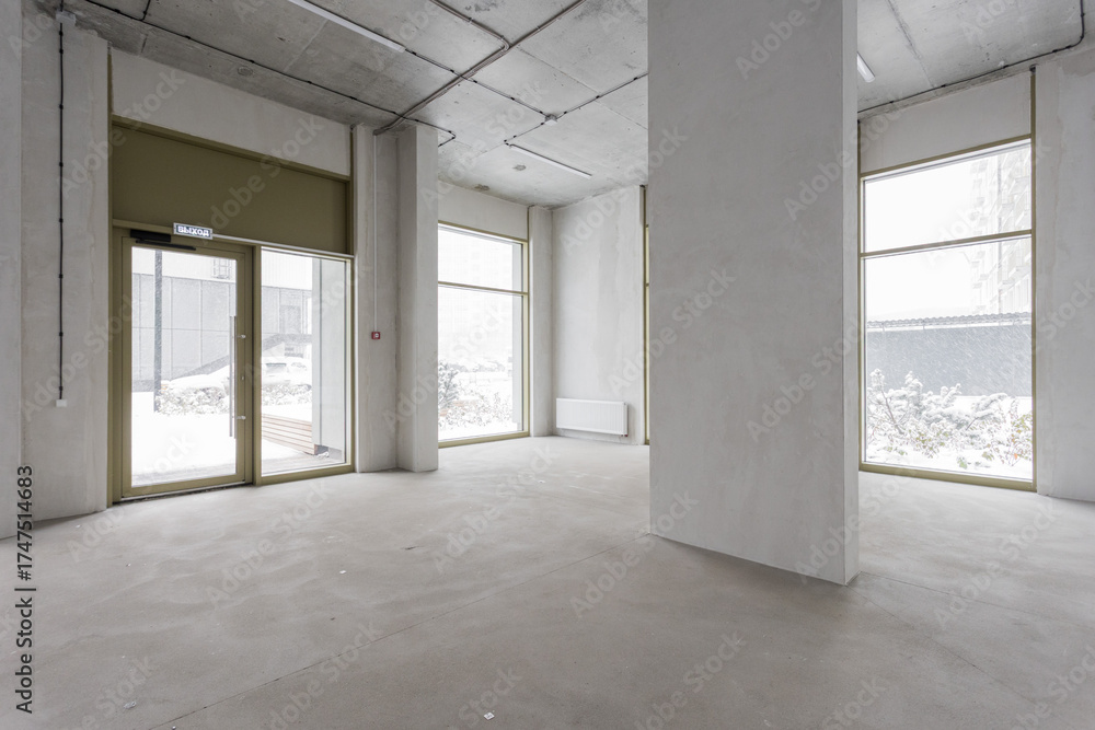 Fototapeta premium nterior of the apartment without decoration in gray colors