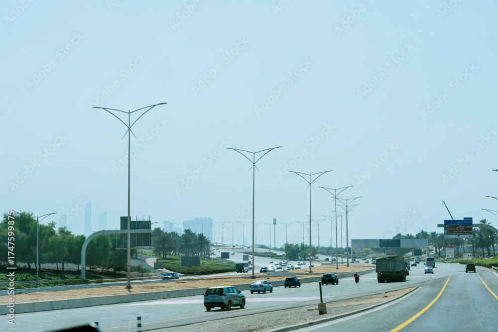 Obraz premium Abu Dhabi Yas island road