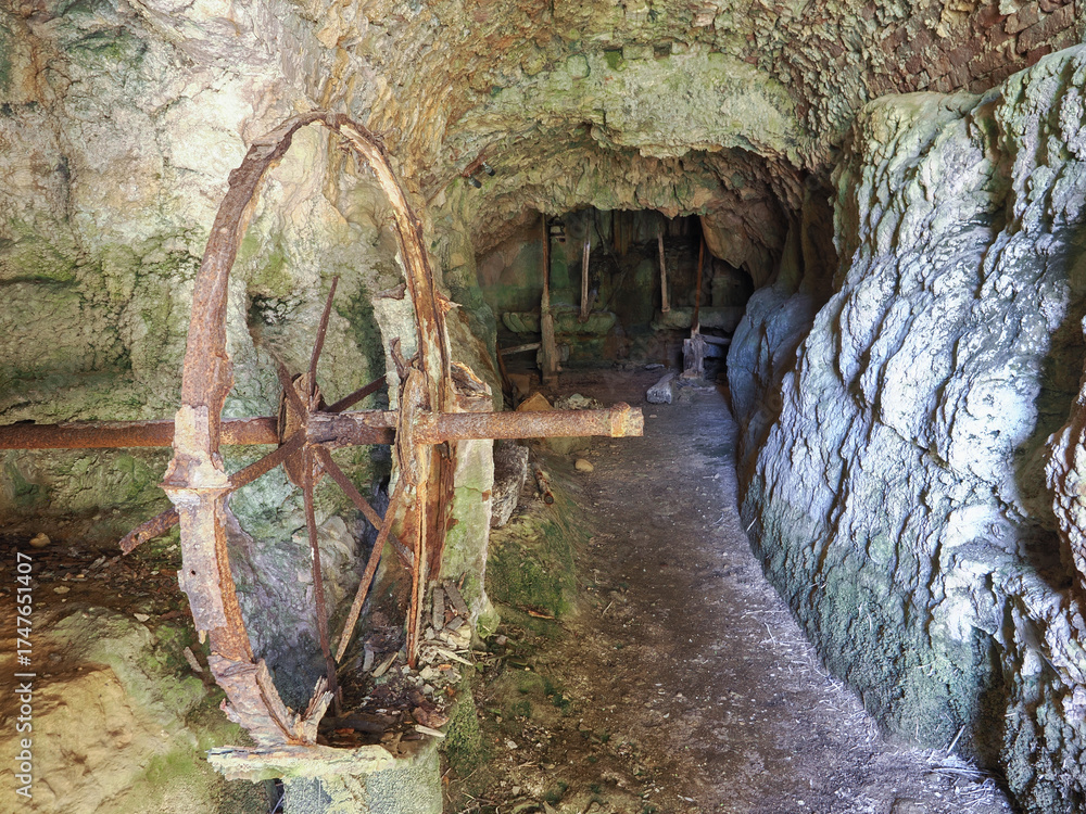 Obraz premium Parco naturale dei Mulini, public park with hot springs and dismantled system of grain mills at Bagno Vignoni, town in the province of Siena, Italy 