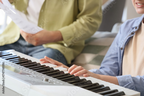 Private music teacher givin...