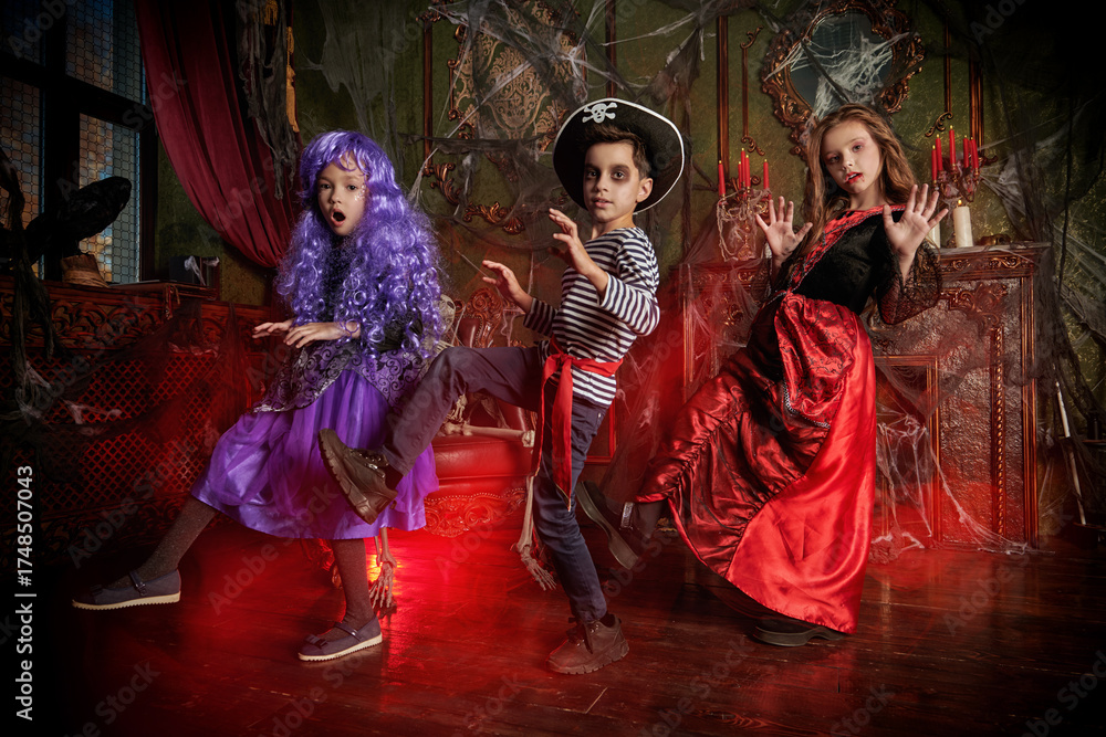 Naklejka premium Magic Dance in Haunted Room