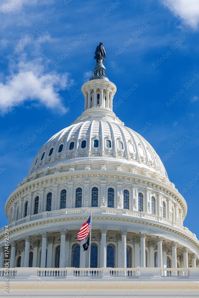 Obraz premium Close-Up of Capitol Dome with Waving American Flag